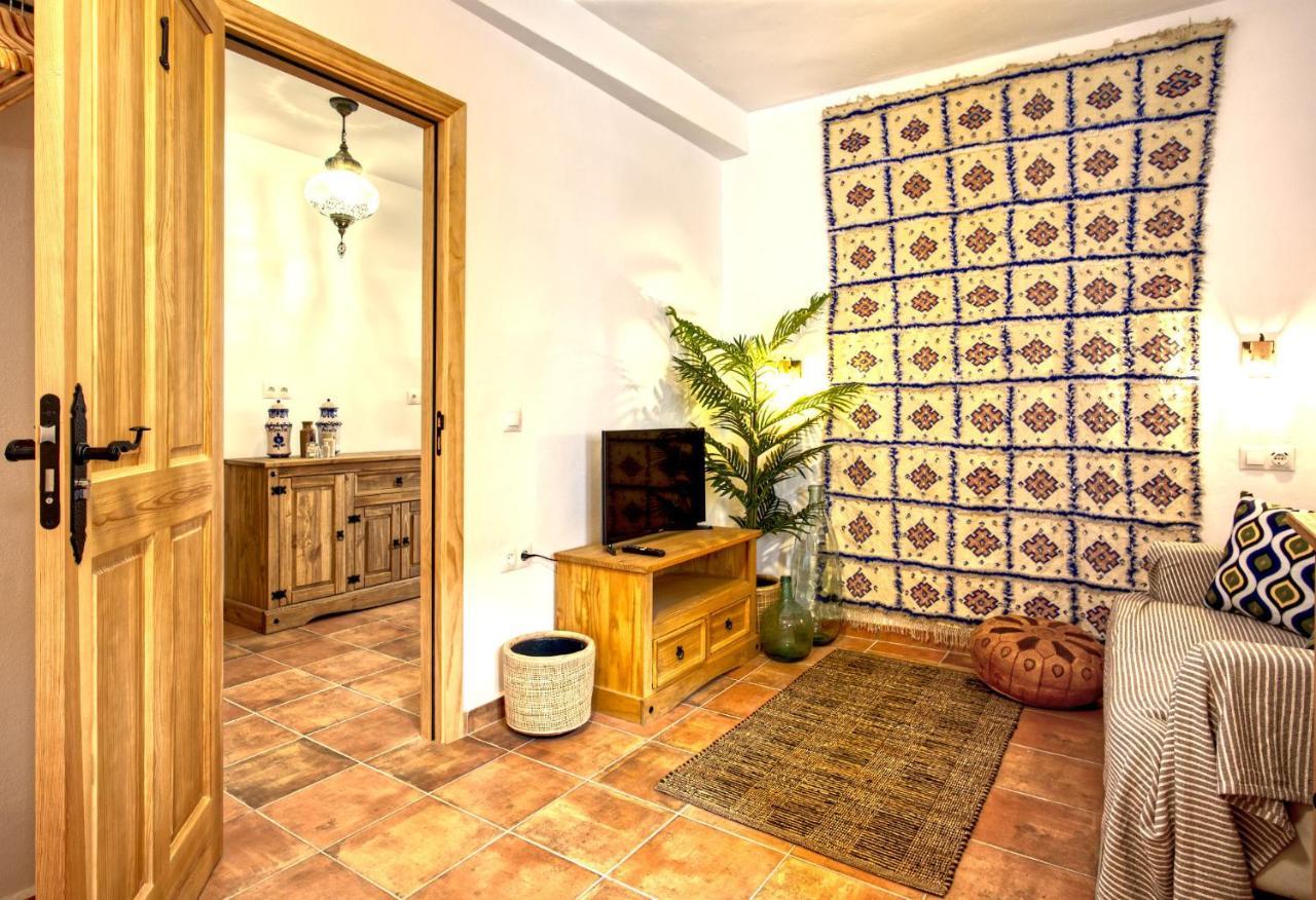 La Vieja Botica Bed & Breakfast Canillas de Aceituno Exterior photo